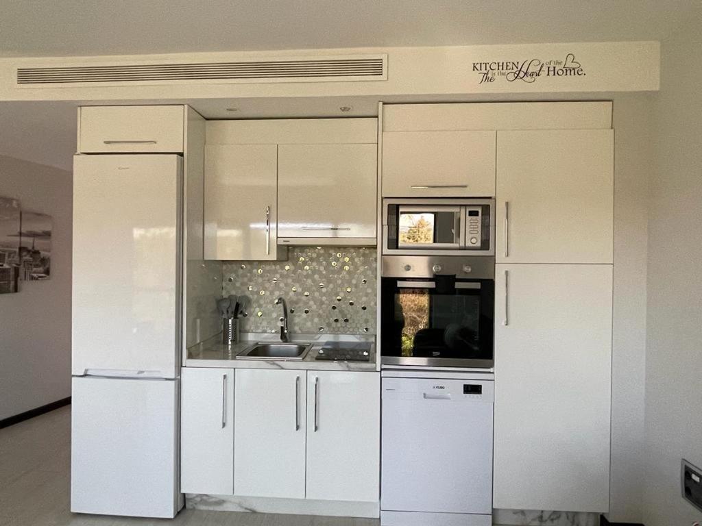 Tecnocordoba II Aparcamiento Privado Gratuito Y Piscina Apartment Luaran gambar