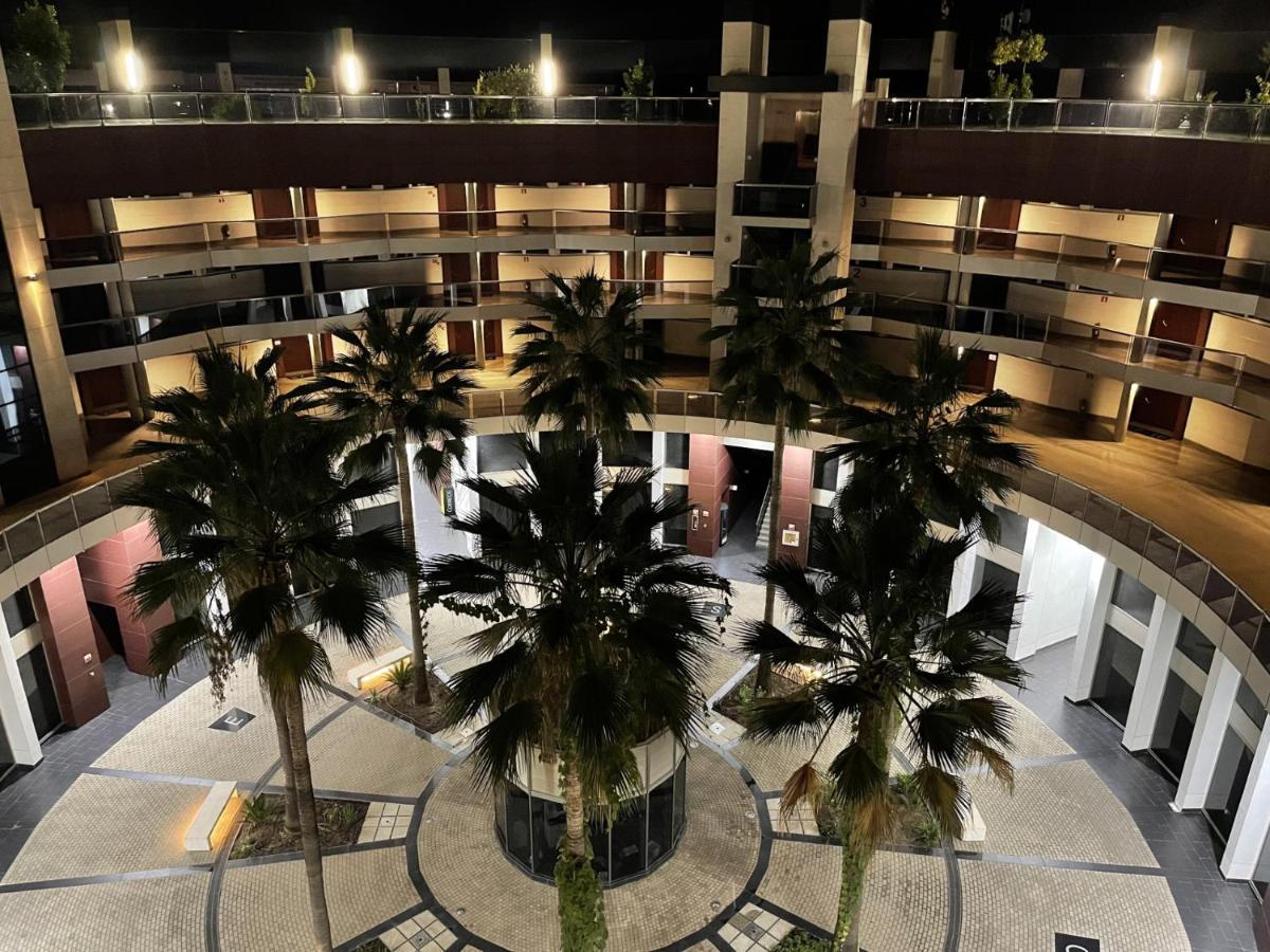 Tecnocordoba II Aparcamiento Privado Gratuito Y Piscina Apartment Luaran gambar