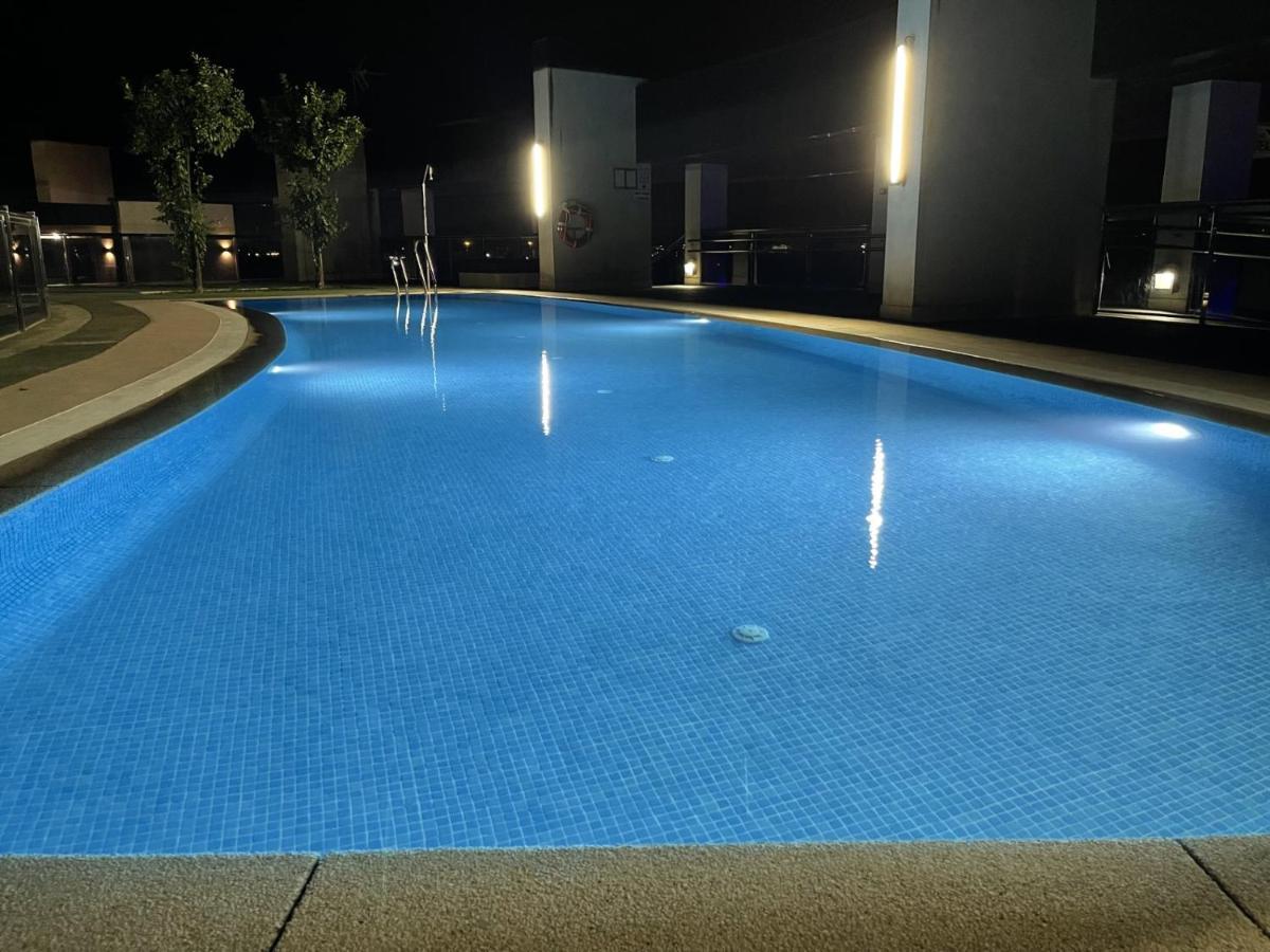 Tecnocordoba II Aparcamiento Privado Gratuito Y Piscina Apartment Luaran gambar
